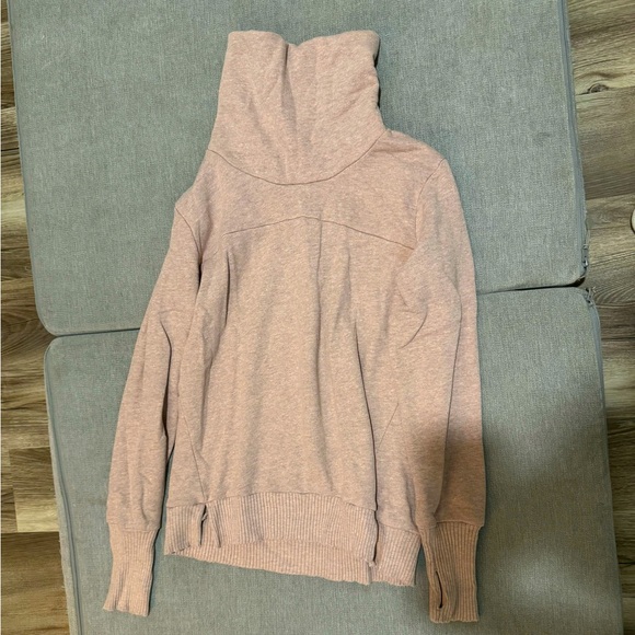 Alo Yoga Mock Neck Sweatshirt - Nectar - Picture 2 of 3